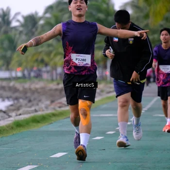 Runner Photo 8444334