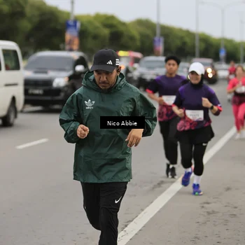 Runner Photo 8444941