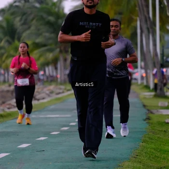 Runner Photo 8445000