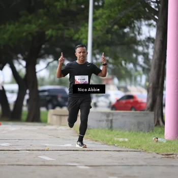 Runner Photo 8446345