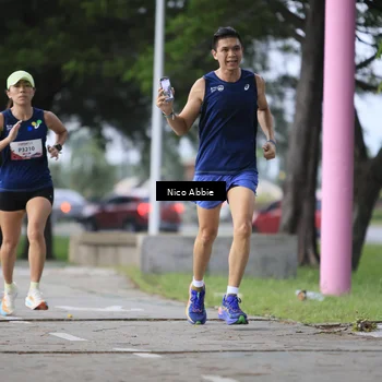 Runner Photo 8446399