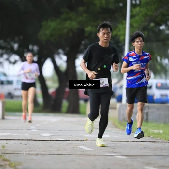 Runner Photo 8446673