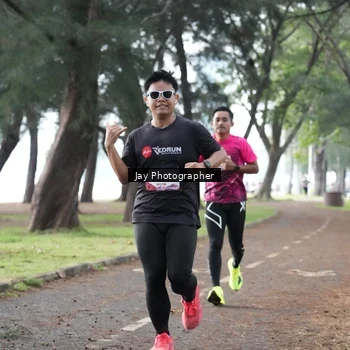 Runner Photo 8447681