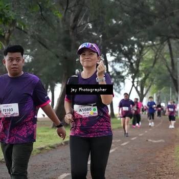 Runner Photo 8450010