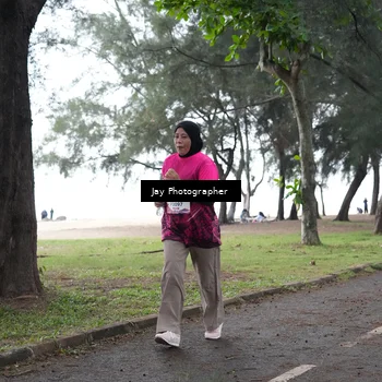 Runner Photo 8451000