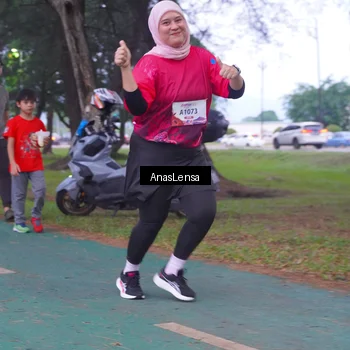 Runner Photo 8453034
