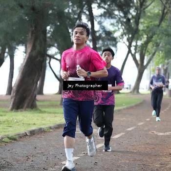 Runner Photo 8453307