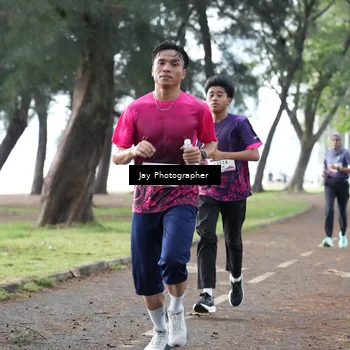 Runner Photo 8453411