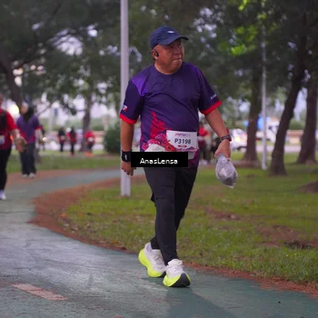 Runner Photo 8453878