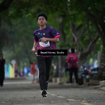 Runner Photo 8460200