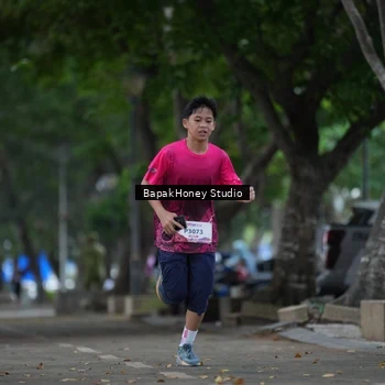 Runner Photo 8460210