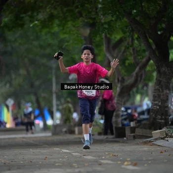 Runner Photo 8460221
