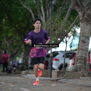 Runner Photo 8460223
