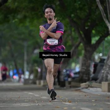 Runner Photo 8460242