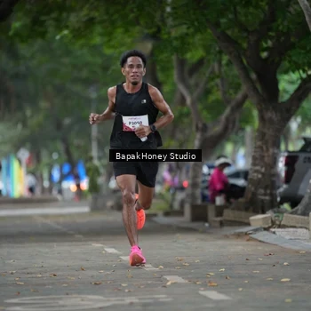Runner Photo 8460395
