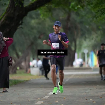 Runner Photo 8460403