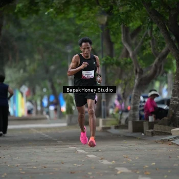 Runner Photo 8460410