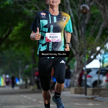 Runner Photo 8460583