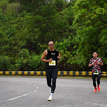 Runner Photo 8469115