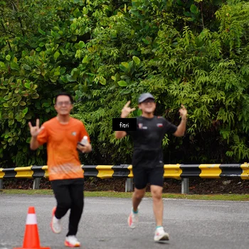 Runner Photo 8470005