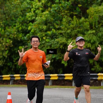 Runner Photo 8470043