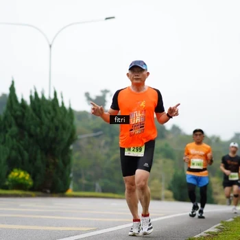 Runner Photo 8470403
