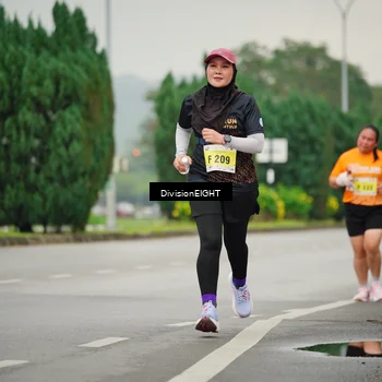 Runner Photo 8470726