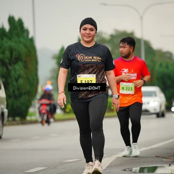 Runner Photo 8471028