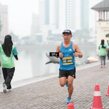 Runner Photo 8471396