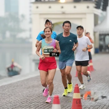 Runner Photo 8471800