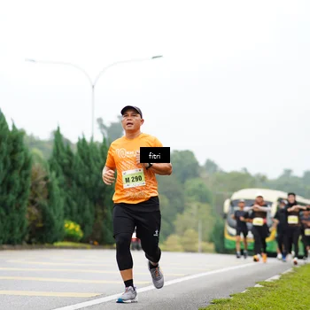 Runner Photo 8472005