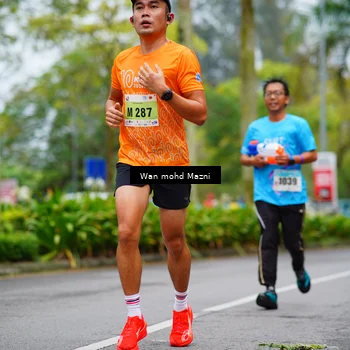 Runner Photo 8472074