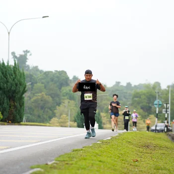 Runner Photo 8472213