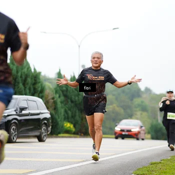 Runner Photo 8472289