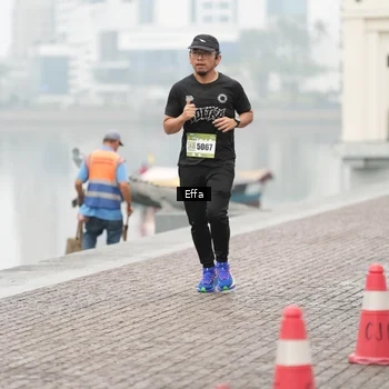 Runner Photo 8474276