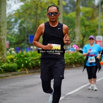 Runner Photo 8474285