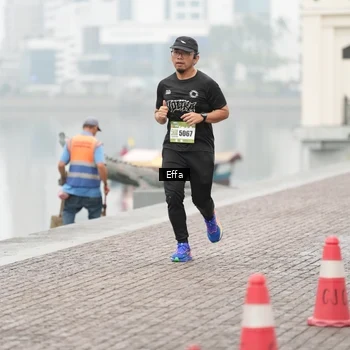 Runner Photo 8474292