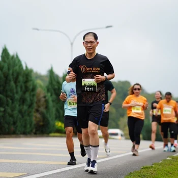Runner Photo 8474900
