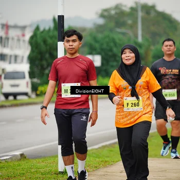 Runner Photo 8477110