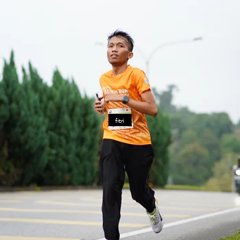 Runner Photo 8479111