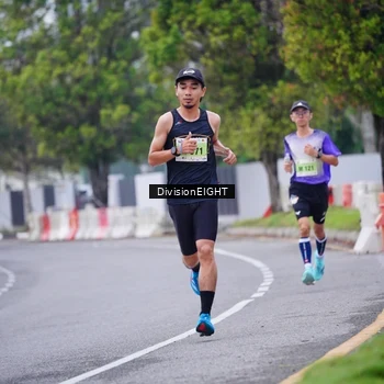 Runner Photo 8480024