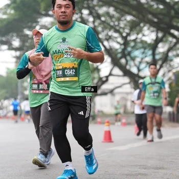 Runner Photo 8480031