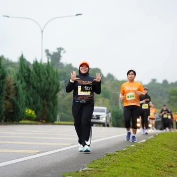 Runner Photo 8480039