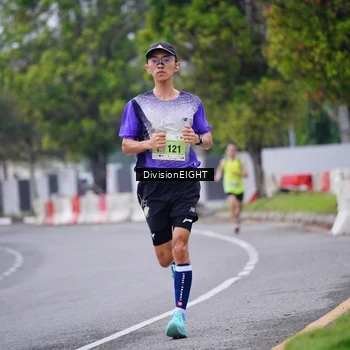 Runner Photo 8480043