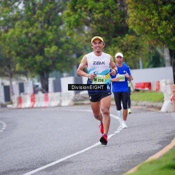 Runner Photo 8480224