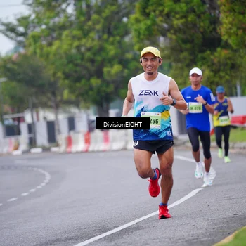Runner Photo 8480257