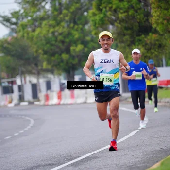 Runner Photo 8480378