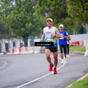 Runner Photo 8480381