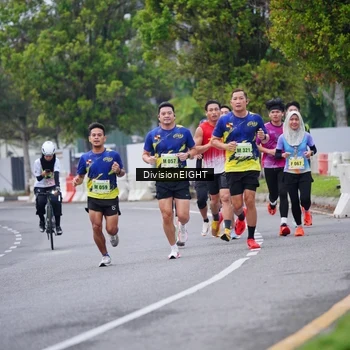 Runner Photo 8480589