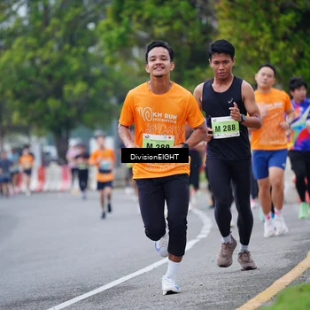 Runner Photo 8483002